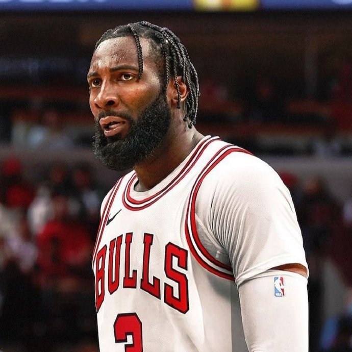 包含安德烈·德拉蒙德表现出色，底特律活塞胜出的词条