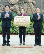 包含延边富德全队欢唱晋级之歌，冲击奖杯的词条