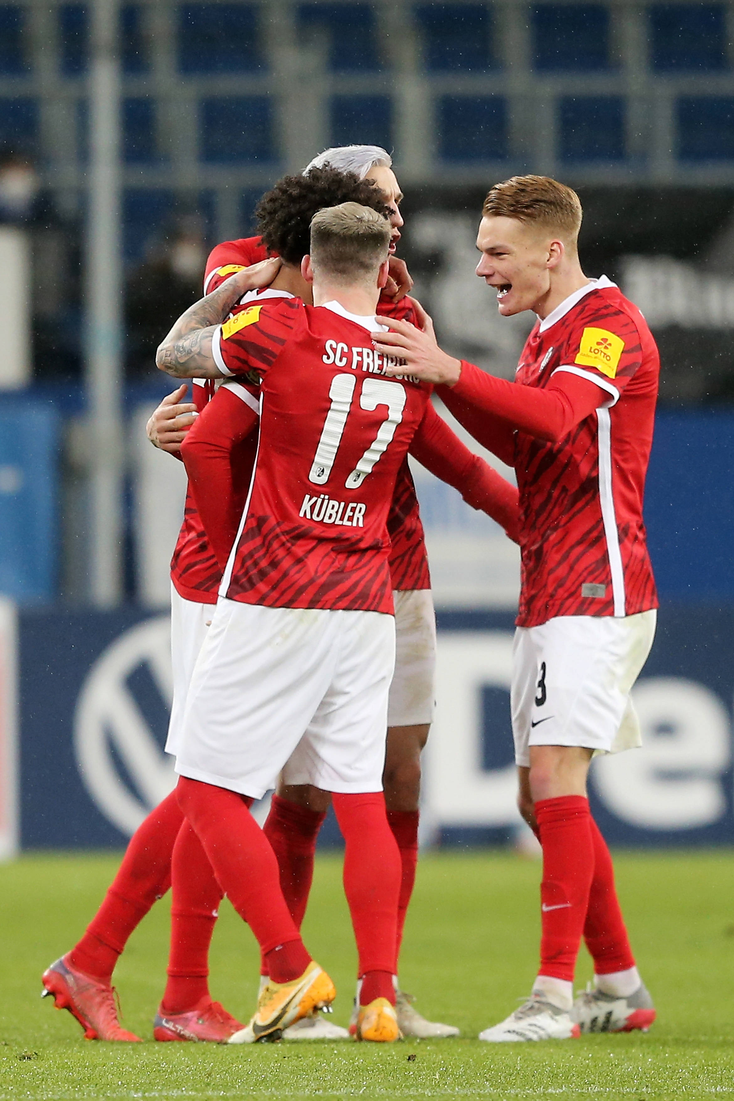 激烈交锋：顶级球队绞杀战，胜负悬念难猜(正面交锋sans)